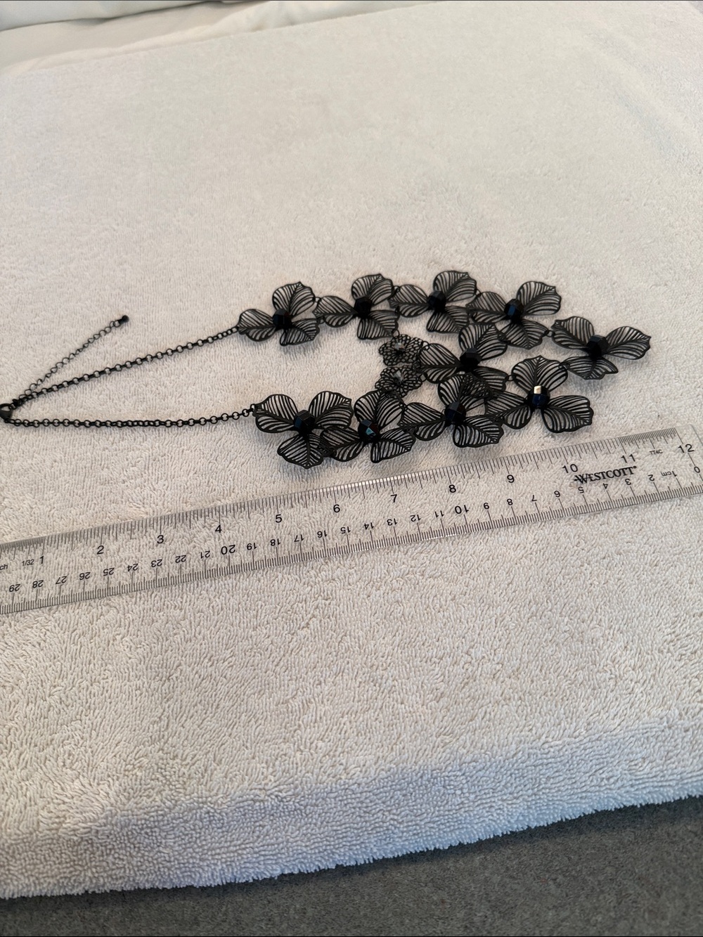 Black Floral Statement Necklace - Elegant Women's Jewelry - Picture 2 of 3